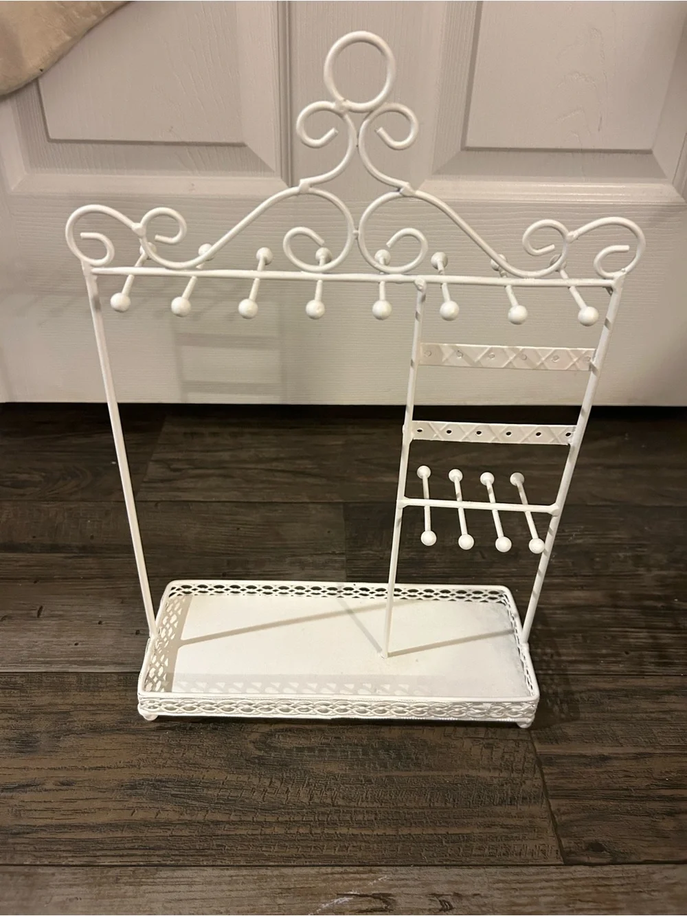 White metal wire jewelry rack